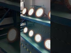 عرض 5000K High Bay LED تركيبات إضاءة المناطق الخطرة المقاومة للانفجار 100-120lm / W التجريبي