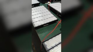 نقدّم لك مصابيح كاشفة ذات زوايا شعاع قابلة للتخصيص لتوفير الإضاءة المثالية لك