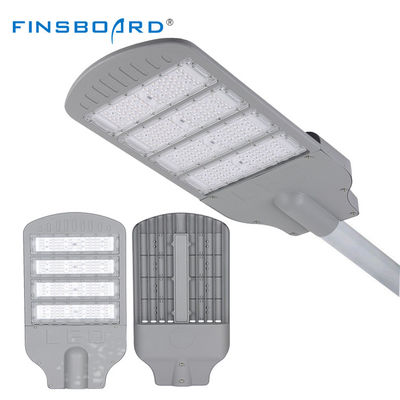 إضاءة شوارع خارجية بتقنية LED عالية الأداء مع حماية IP65 وتصميم دعامة قابل للتعديل