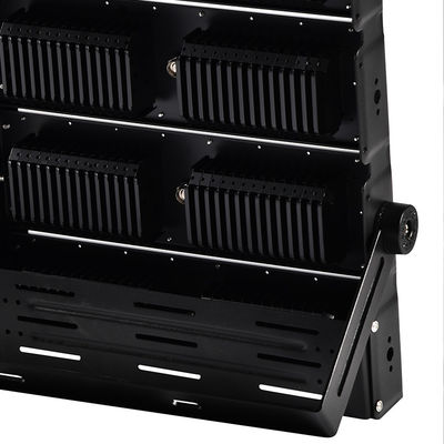 إضاءة ملاعب LED مخصصة موفرة للطاقة ومقاومة للماء بمعيار IP66 مع أطياف ضوئية قابلة للتخصيص