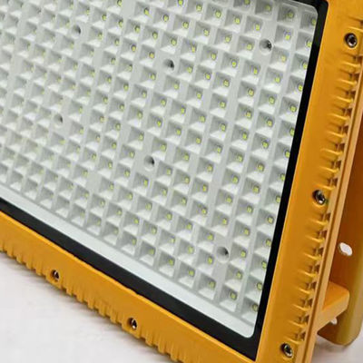 تركيبات إضاءة LED المقاومة للانفجار SMD 3030/2835 مع تصنيف حماية IP66 وعمر افتراضي 50000 ساعة
