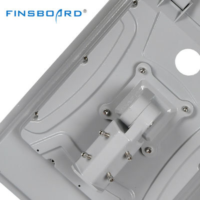 ضوء شارع شمسي موفر للطاقة ومقاوم للماء IP65 الكل في واحد مع عمر افتراضي 50000 ساعة وتقنية LED ذكية