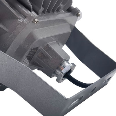 مصباح إضاءة صناعي مرتفع مقاوم للماء IP65 مع درجة حرارة لون 5500-6500K وهيكل من الألومنيوم والزجاج المقسى