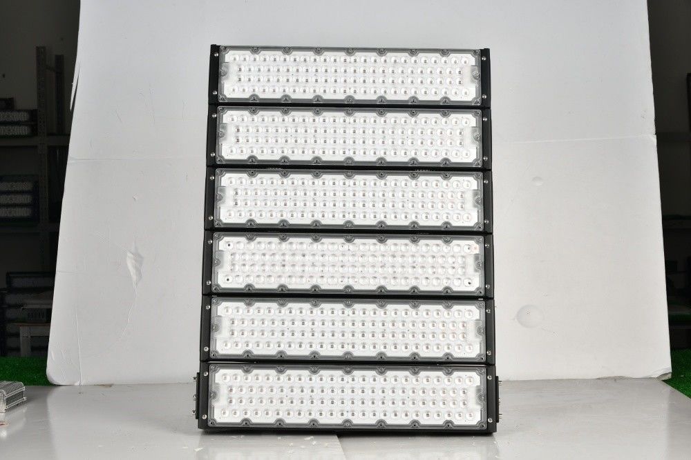 مصباح صاري عالي LED مقاوم للماء IP65 بقوة 2000 واط مع عمر افتراضي 50000 ساعة للملاعب ومصباح الفيضانات الخارجي